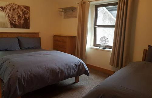 Yvi's 2-3 Bedroom Town Apartment - Foto 3