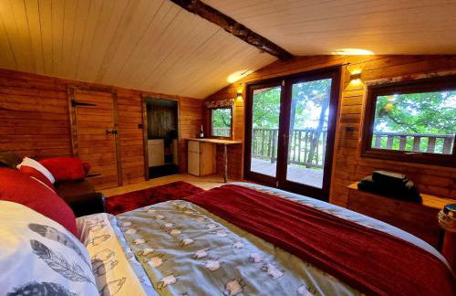 Tree House - Photo 11