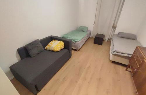 3 Floor XXL House, 7 Rooms, 2 Kitchen, 15 Minutes to Frankfurt, Washing Machine - Foto 42