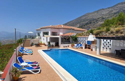 Casa Alta - exclusive large luxury private villa, large pool, amazing views, on the edge of the village and next to natural park - Foto 1