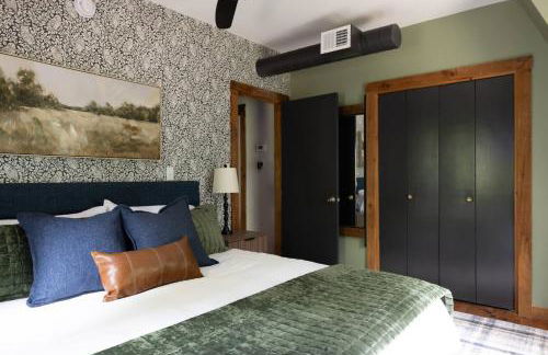 Family Retreat Sauna Hot Tub Games Peloton - Photo 48