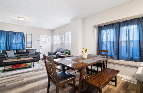 Large Remodeled 4 Bedroom Only 7 Minutes to Downtown - Foto 2