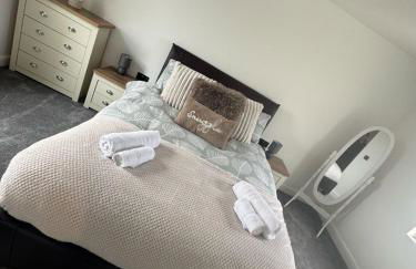 3 Bed house near Tenby with Hot Tub - Photo 23