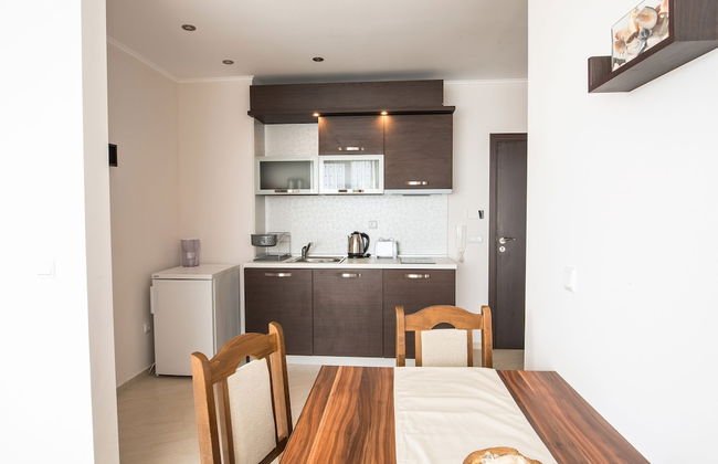 Black Sea Breeze - Photo 13