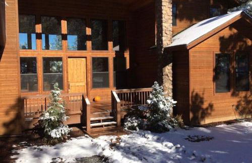 Torreon Family Cabin, Large Decks & Open Floorplan - Photo 14