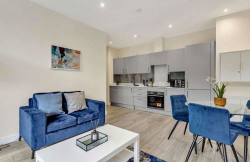 City Service Lets - Cheam Village 2 Bed Apartment with Free Parking - Great Transport Links - Foto 2