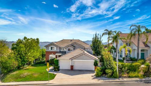 Stunning Hilltop 5BR With View And Hot Tub! - Foto 4