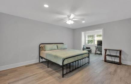 6 Bedroom with Guest House Walk to Lake & Shops - Foto 35