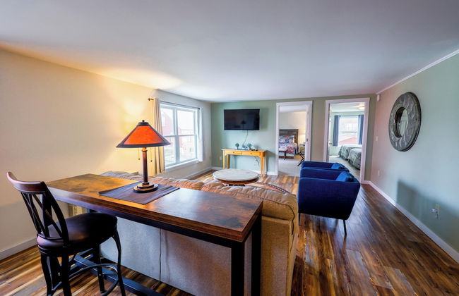 Downtown Greenville Spacious Apartment - Photo 11