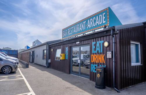 Space for 8, by the Beach with Pool and Entertainment - Foto 24