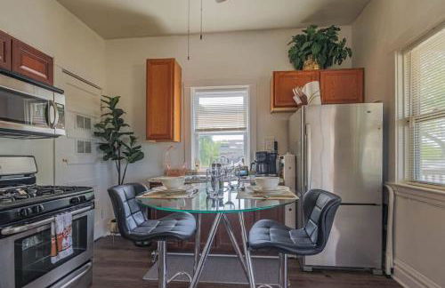 Comfy One Bed Apartment in Forest Park - Foto 1