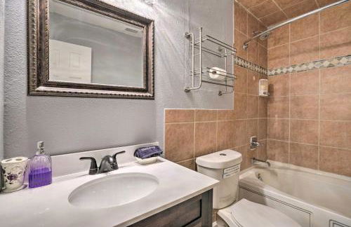 San Antonio Retreat with Fenced Pool, Near SeaWorld - Foto 17