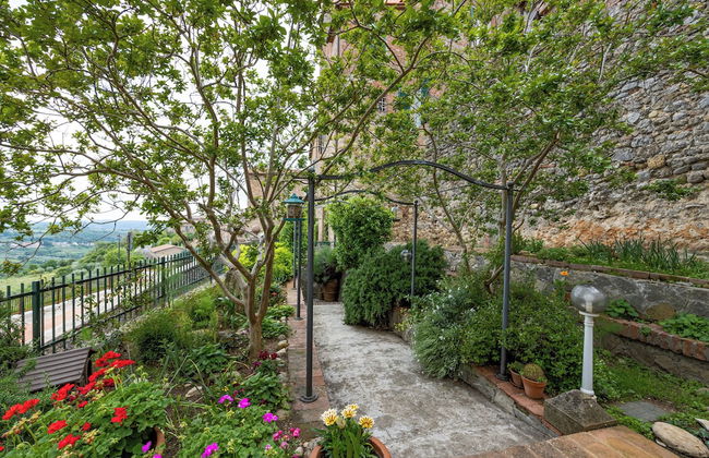 Casabella With Garden - Photo 23