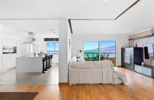 Frontline Beach Apt with Terrace - Foto 9