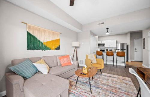 Heart of SLC Stocked w Everything you need - Foto 16