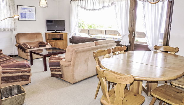 2 bedroom Apartment in Leytron - Photo 2, Living Room