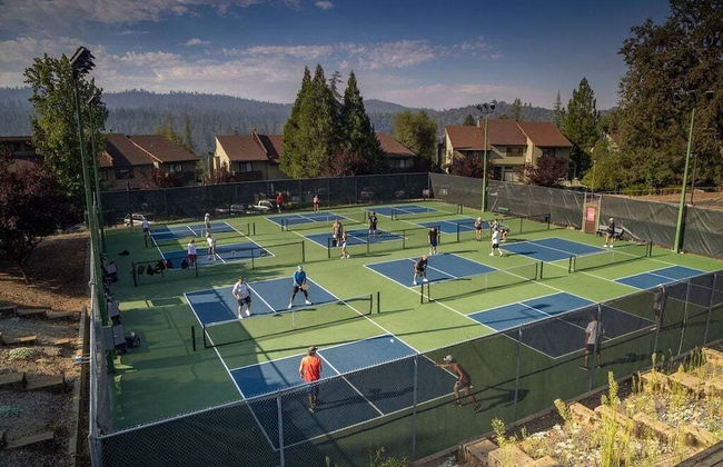 Marina Beach Lodge - Lakefront Home on Beach! by Yosemite Region Resorts - Foto 17