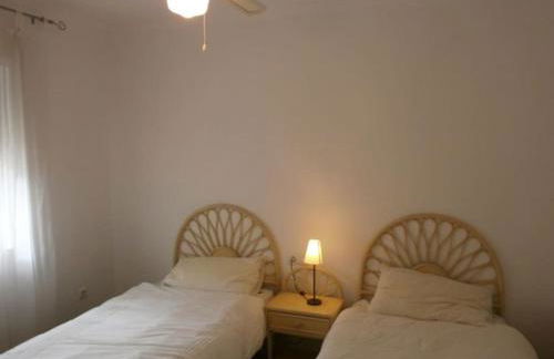 Self Contained hillside Villa with stunning vistas - Foto 17