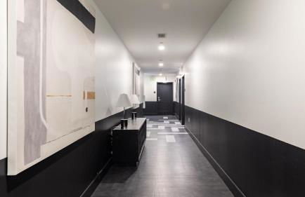 Dual Bachelor Pads w/ Rooftop Lounge & Games Sleeps 26 5 Min to Broadway - Foto 99