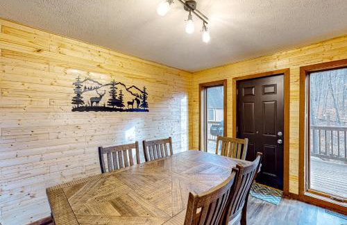 12 Mi to Downtown Hot Tub, Fire Pit Game Room! - Foto 8