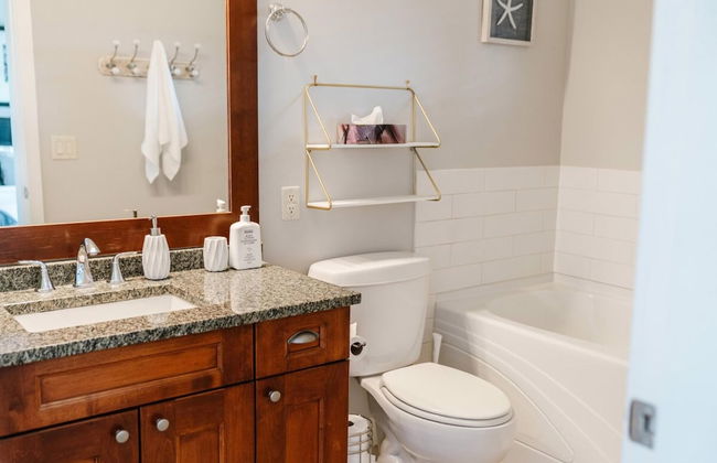 Lakefront Pool Side Townhouse -barona Beach - Photo 15