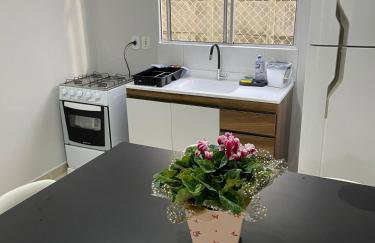 Apartamento 2 qtos lado aeroporto - Foto 2