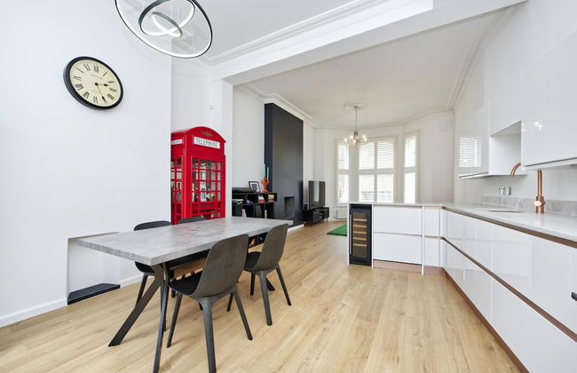 Beautiful Battersea Garden Flat by Underthedoormat - Photo 4