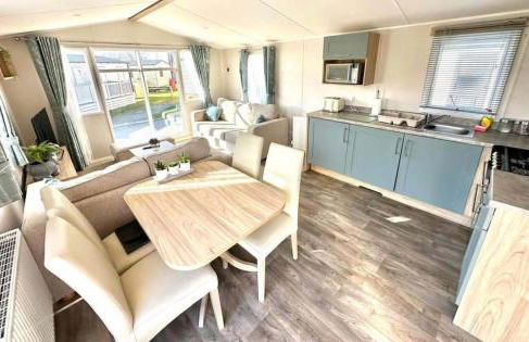 Trecco Bay - Sleeps 6 - Pet Friendly - Parking - Photo 11