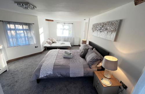 Tollgate House - Luxury Cozy Cottage - HUGE Hot Tub - Alton Towers - Foto 17