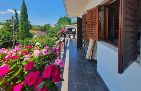 2 Bedroom Awesome Apartment In Krusevo - Foto 7