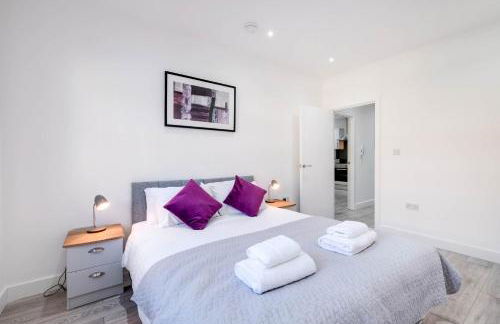 Luxurious 1 Bed Serviced Apartment with Wi-Fi - Photo 27