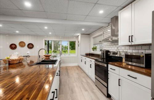 Whitewaters-Main plus Genoa on Oneida Lake - Sleeps 19 - Photo 33