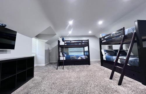 Sensational 6 Bedroom 4 Bathroom Pool Home (3 Master Bedrooms W/bathrooms) - Foto 26