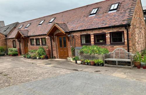 Cottage in Nuneaton - Sleeps 2 - Parking - Garden - Foto 1