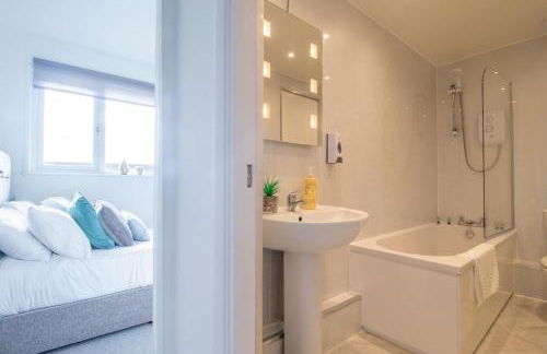 Spacious 2-Bed City Home Free Parking & Stadiums - Foto 46