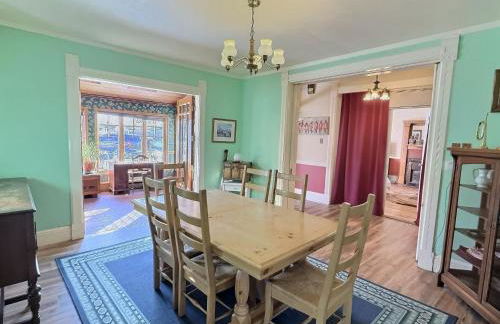 Gem Palace with Hot Tub Sauna - Photo 32