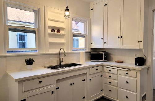 Glamorous Getaway: Exclusive 1BR LA Hotspots - Foto 3