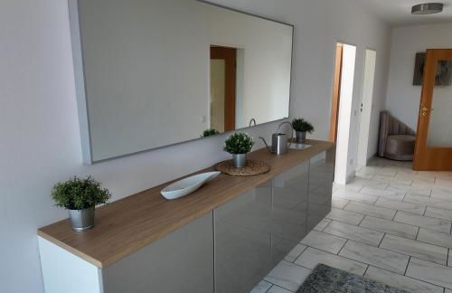 1-5 Pers. Beeindruckende Aussicht, modern+zentral Wuppertal - Foto 6