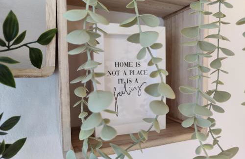 Charming Old Town Apartments - Photo 23