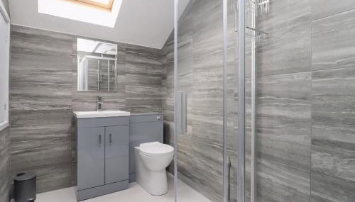 The View - Peaceful Duplex Apartment with Views, Parking & Wifi - Foto 4, Shower