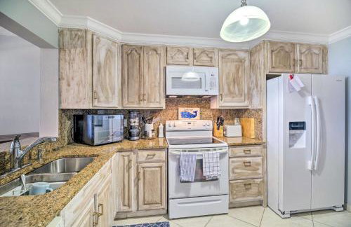 Lovely Fort Pierce Condo, Walk to Beach! - Foto 11