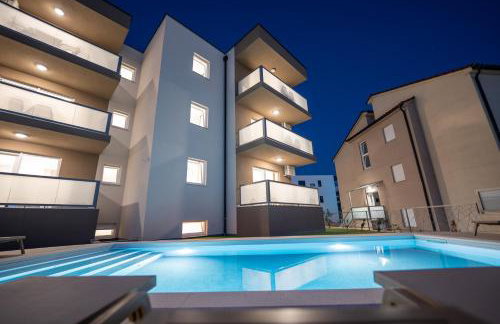 Poolside Hideout Apartments - Photo 73