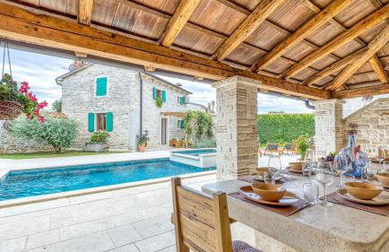 Rustic villa Kata with outdoor pool in Sveti Lovrec - Foto 3