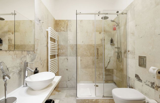 Limehome Prague Halkova - Foto 75