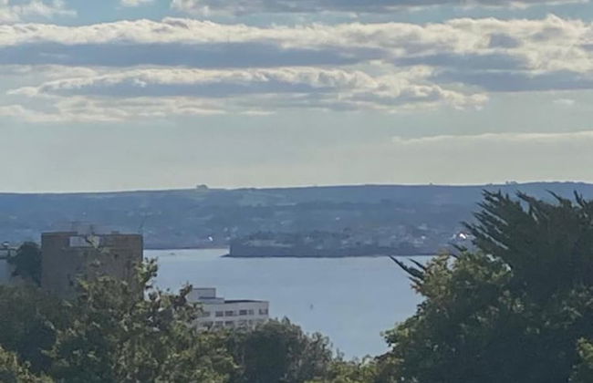 Upmarket 2 Bedroom Apartment With sea Views - Foto 10