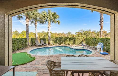 Luxury Resort Family Home Professionally Furnished Ultra Comfortable beds Epic Mario Game Room Themed Bedrooms Heated Pool and Spa Outdoor Grill Golf Course View - Foto 44