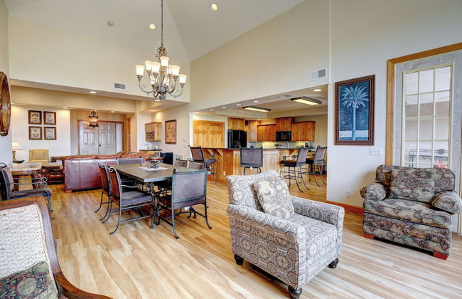 Grand Crowne Resort - Photo 8