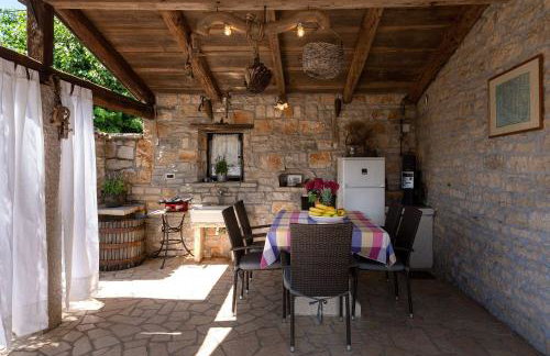 Mediterranes Steinhaus mit Privatpool, Sauna, Meerblick, Kamin, Sommerkueche - Foto 6