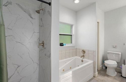 Sunny Auburndale Retreat with Pool - Photo 21