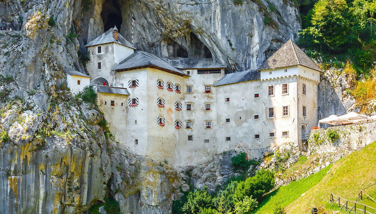 Predjama Castle and Postojna Cave Trip - Foto 1